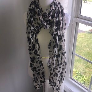 ❤️Large cheetah print scarf